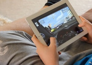 playing-games_Apple-iPad3